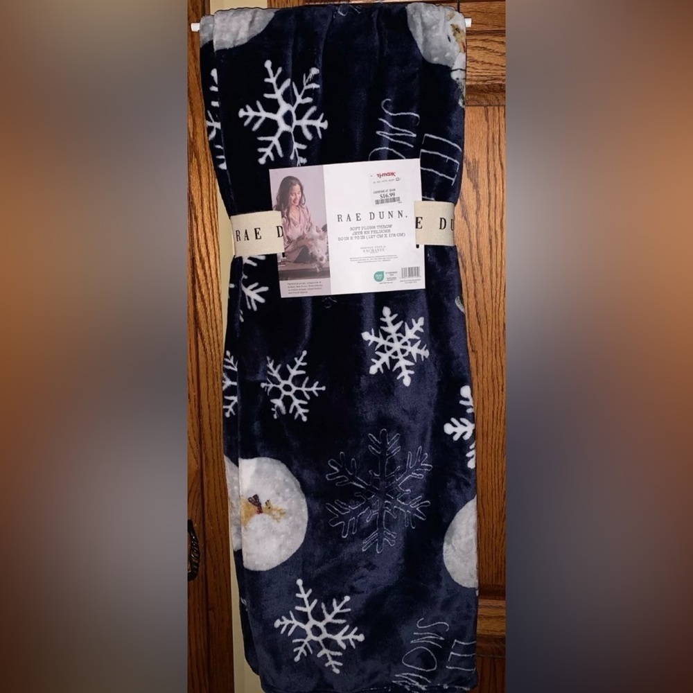 NWT Rae Dunn Throw/Blanket LET IT SNOW Midnight Blue 50x70 Snowglobe Snowflake